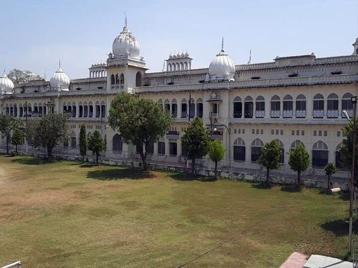 Lucknow University Administration Uttar Pradesh banned movement of students in hostel after 10 pm Lucknow University: हंगामे और मारपीट के बाद लखनऊ विश्वविद्यालय के हॉस्टल में सख्ती, नोटिस जारी कर दिए ये आदेश