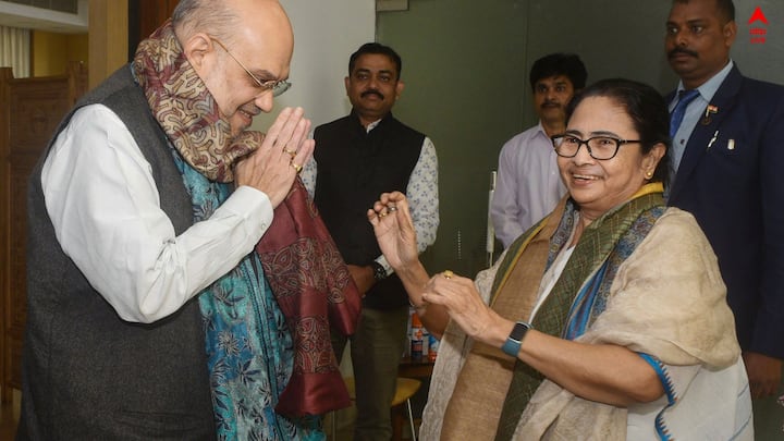 Amit Shah Mamata Banerjee's Meeting : কলকাতায় অমিত শাহ। পূর্বাঞ্চলীয় নিরাপত্তা পরিষদের বৈঠকের শেষে এদিন একান্তে নবান্নে অমিত শাহর সঙ্গে একান্ত বৈঠক হয় মমতা বন্দ্যোপাধ্যায়ের। কী বলছে বাম-বিজেপি ?