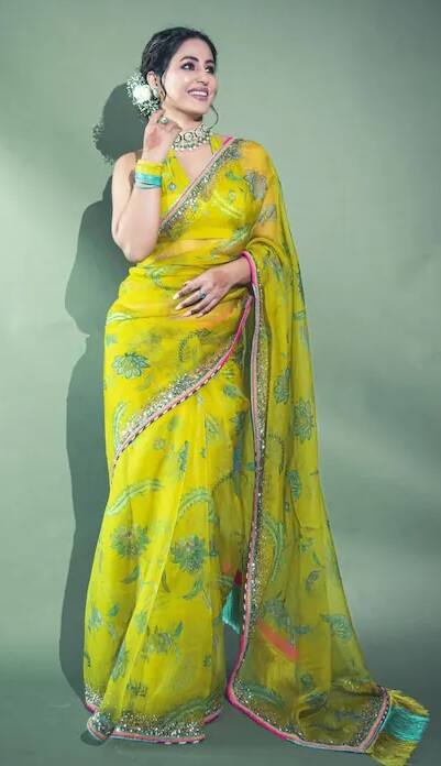 તમે અભિનેત્રીની તસવીરો પરથી પણ સમજી શકો છો કે સાડી સાથે કેવા પ્રકારની એક્સેસરીઝ કેરી કરવી અને વાળ કેવી રીતે રાખવા.