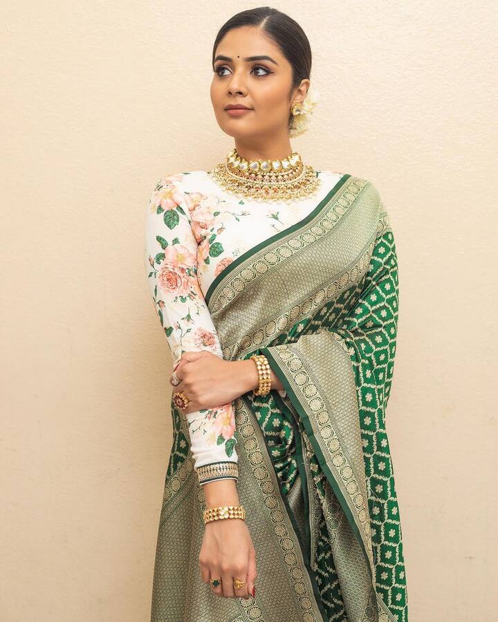 చీర కట్టులో శ్రీముఖి ఫోటోలు.Photo Credit@Sreemukhi/Instagram