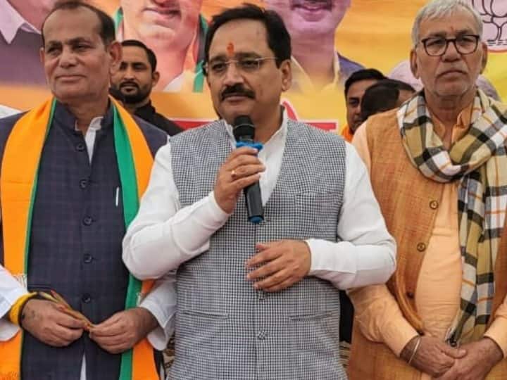 Delhi Politics: बीजेपी ने आप को बताया दिखावटी पार्टी, कहा- केजरीवाल पाक के खिलाफ साध लेते हैं चुप्पी Delhi BJP Attack AAP and Virendra Sachdeva Said Arvind Kejriwal Silence Against Pakistan Delhi Politics: बीजेपी ने आप को बताया दिखावटी पार्टी, कहा- केजरीवाल पाक के खिलाफ साध लेते हैं चुप्पी