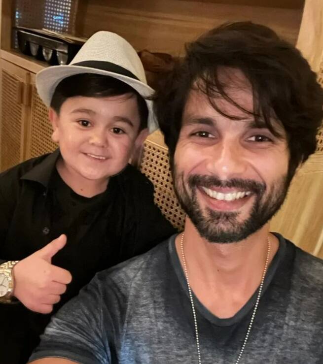 কিন্তু নমিনেটেড না হয়েও কী কারণে আব্দু বেরিয়ে গেলেন। তা নিয়ে উঠে আসছে নানা কারণ।