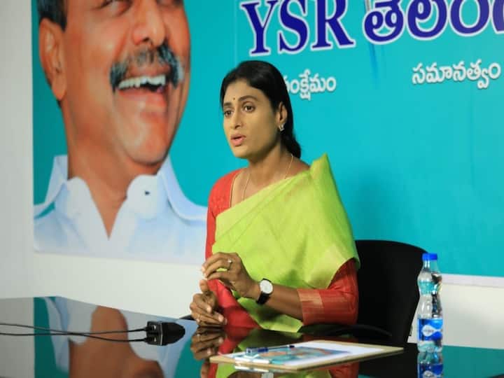 Hyderabad Ysrtp chief YS Sharmila criticized CM KCR on Kaleshwaram project current bills DNN YS Sharmila : కాసుల కక్కుర్తి కోసం ఎత్తిపోతలు, కరెంట్ బిల్లులు జనం నెత్తిన - వైఎస్ షర్మిల