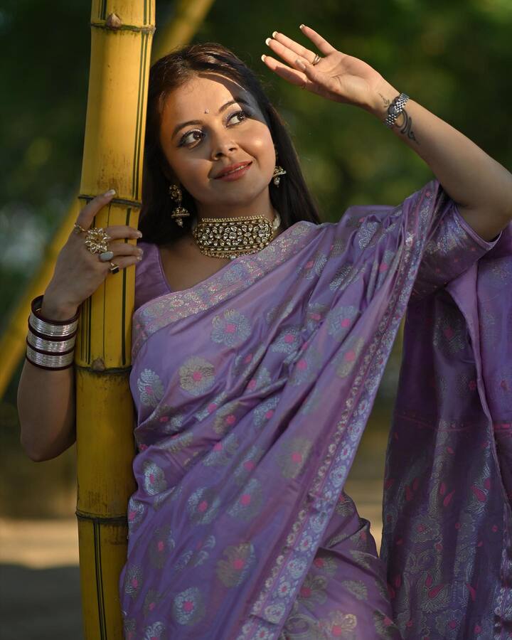 Devoleena Bhattacharjee Exit From Bigg Boss 13: देवोलीना भट्टाचार्जी ‘बिग बॉस 13’ की सबसे चर्चित कंटेस्टेंट्स में से एक थीं, लेकिन उन्हें पीठ की चोट के कारण शो से बाहर होना पड़ा था.