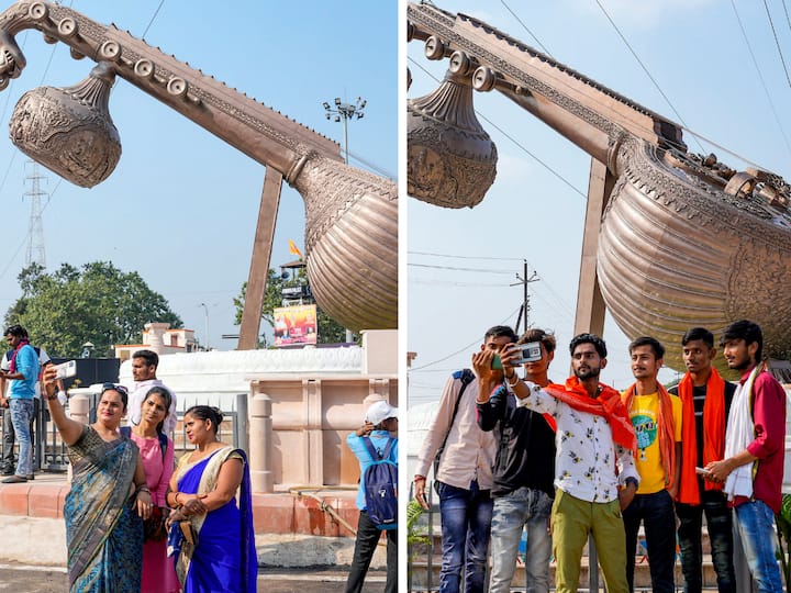 Ayodhya's Lata Mangeshkar Chowk is attracting a number of tourists & has become a new selfie point. The 40-ft tall structure of Veena is a tribute to the legendary singer Lata Mangeshkar.