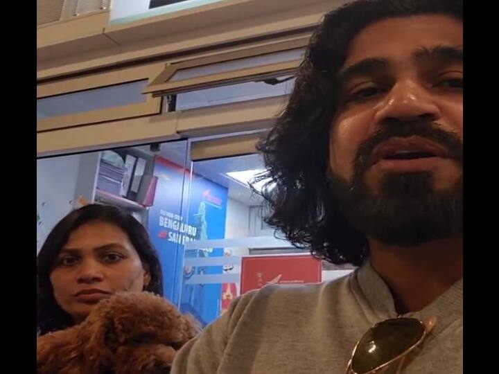 VIDEO: 'डॉगी के साथ फ्लाइट में नहीं बैठ सकते', यात्री ने वीडियो शेयर कर लगाया आरोप, यूजर बोले- 'एंटी पेट एयर इंडिया' Viral Video pilot said Cant sit in flight with dog passenger blamed shared video user says Anti pet Air India VIDEO: 'डॉगी के साथ फ्लाइट में नहीं बैठ सकते', यात्री ने वीडियो शेयर कर लगाया आरोप, यूजर बोले- 'एंटी पेट एयर इंडिया'