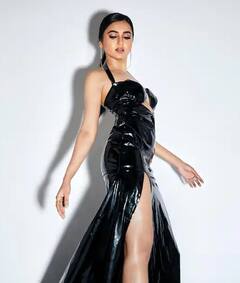 PICS: હિના ખાનથી લઇને તેજસ્વી પ્રકાશ સુધી, બોડીકોન ડ્રેસમાં ટીવીની આ અભિનેત્રીઓએ આપ્યા બોલ્ડ પોઝ