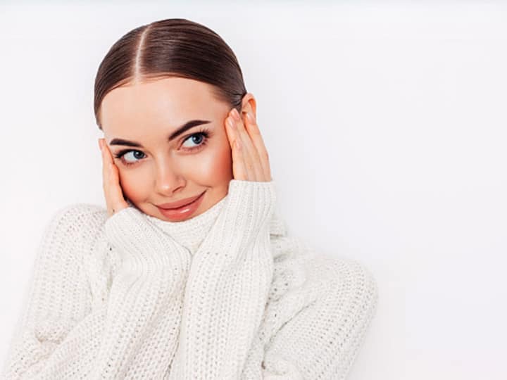 Winters are well-known for causing a variety of skin issues. From redness, dryness, and irritation to patchy skin, all issues tend to at once during the wintertime; here's how to deal with them.