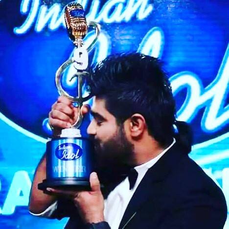 రేవంత్ పూర్తి పేరు లొల్ల వెంకట రేవంత్ కుమార్ శర్మ.(Image Credit: Revanth Instagram)