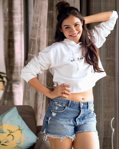 Andrea Jeremiah: తెల్లటి గ్రీకు శిల్పంలా మెరిసిపోతున్న ఆండ్రియా