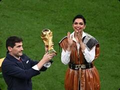 #FIFAWorldCup2022 की ट्रॉफी से पर्दा उठाने गॉर्जियस लुक में नजर आईं दीपिका पादुकोण, तस्वीरों पर ठहर जाएंगी नजरें