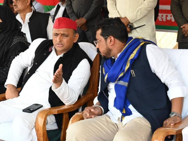 what happened with Samajwadi Party Chief Akhilesh Yadav and Chandra Shekhar Aazad in Rampur Bypoll Viral Photo UP Politics: चंद्रशेखर आजाद ने बताया रामपुर में अखिलेश यादव के साथ क्या हुई थी बात? वायरल तस्वीर की खूब हुई थी चर्चा