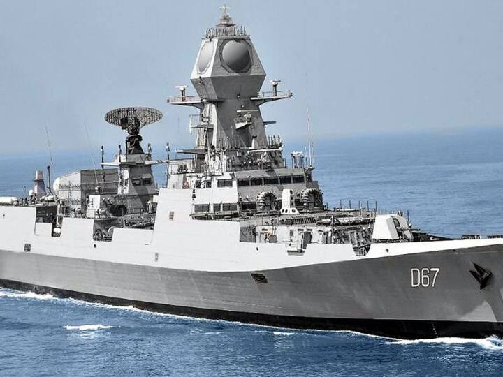 Defence Minister Inaugurated INS Mormugao handed over to Indian Navy ANN चीन से तनाव के बीच भारतीय नेवी के बेड़े में शामिल हुआ INS मोरमुगाओ, जानें इस विध्वंसक से जुड़ीं 10 बड़ी बातें