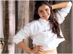 Andrea Jeremiah: తెల్లటి గ్రీకు శిల్పంలా మెరిసిపోతున్న ఆండ్రియా