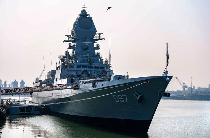 मोरमुगाओ नावाचे शहर गोव्यात समुद्रकिनारी आहे. या शहराला वेगवेगळ्या नावांनी ओळखतात. पण शहराचे मूळ नाव मोरमुगाओ आहे. मोरमुगाओ हे गोवा मुक्ती संघर्षाचे महत्त्वाचे केंद्र होते. याच कारणामुळे नव्या विनाशिकेला मोरमुगाओ हे नाव देऊन नौदलाच्या माध्यमातूम गोव्यात लोकशाहीसाठी झालेल्या लढ्याला सलामी देण्यात आली आहे.