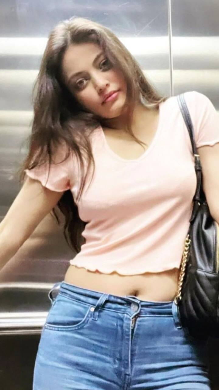 लकी या चित्रपटातून पदार्पण करणार्‍या स्नेहाने आर्यन, जाने भी दो यारों आणि क्लिक या चित्रपटांमध्येही काम केले.