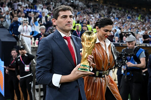 Deepika Padukone unveils the FIFA World Cup trophy at the stadium