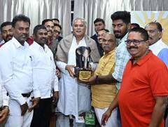 CM बघेल से मिले अखिल भारतीय कुर्मी क्षत्रिय महासभा के लोग, सरकार के चार साल पूरे होने पर दी बधाई