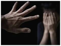 Crime : போதைப்பொருள் கொடுத்து சிறுமி பாலியல் வன்கொடுமை - மகனுக்கு உடந்தையாக இருந்த தாய்..! கொல்கத்தாவில் கொடூரம்