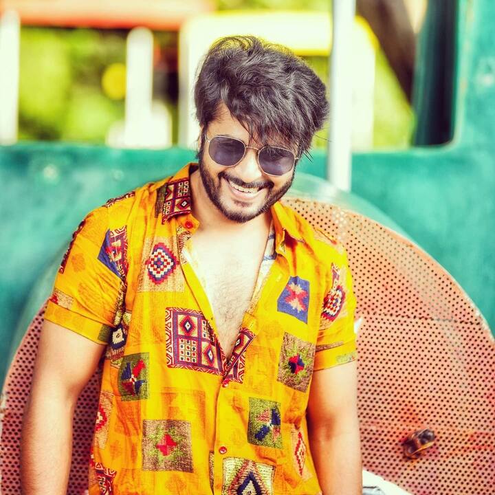 ప్రముఖ యూట్యూబర్, బిగ్బాస్ గత కంటెస్టెంట్ సిరితో అతను రిలేషన్షిప్లో ఉన్నాడు.(Image Credit: Shrihan Instagram)