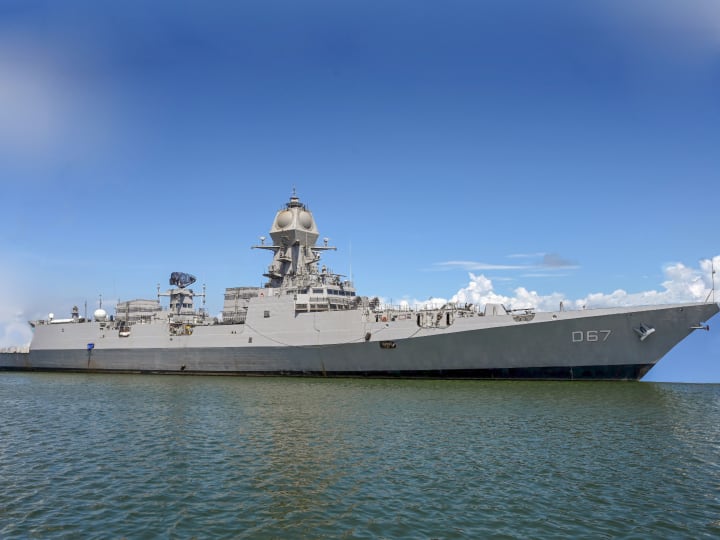 Missile destroyer INS Mormugao to be commissioned into Indian Navy on Sunday Know Key Details हिंद महासागर में चीन की हरकतों के बीच आज भारतीय नौसेना को मिलेगी INS मोरमुगाओ की ताकत, जानें विध्वंसक की हर बड़ी बात