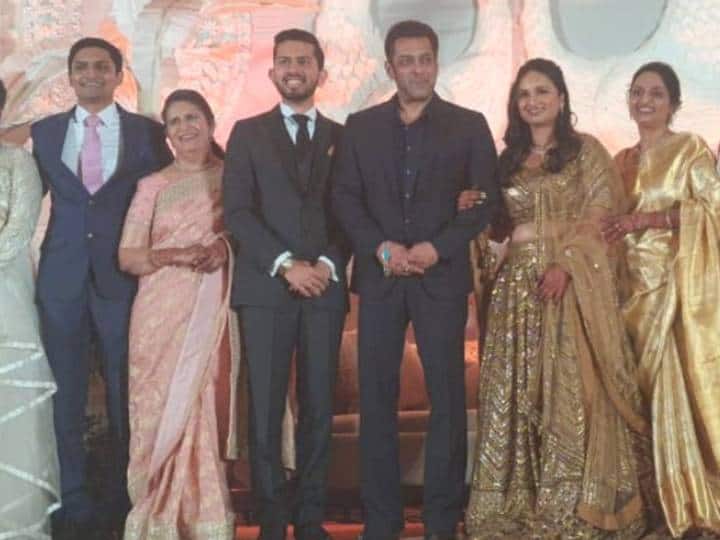 Salman Khan Ranveer Singh Shilpa Shetty attended Mumbai Police Commissioner Vivek Phansalkar Daughter wedding reception पुलिस कमिश्नर की बेटी की वेडिंग रिसेप्शन में दिखे सलमान खान, रणवीर सिंह और शिल्पा शेट्टी ने भी जश्न में लगाए चार-चांद