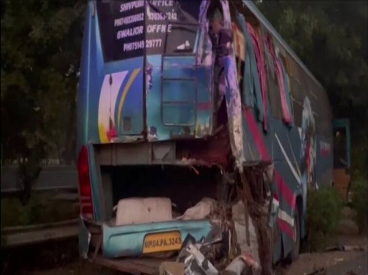 3 Killed Several Injured After 2 Bus Collide On Greater Noida Expressway நொய்டா: இரண்டு பேருந்துகள்நேருக்கு நேர் மோதி கோர விபத்து! 3 பேர் பலி… 2 பேர் கவலைக்கிடம்!