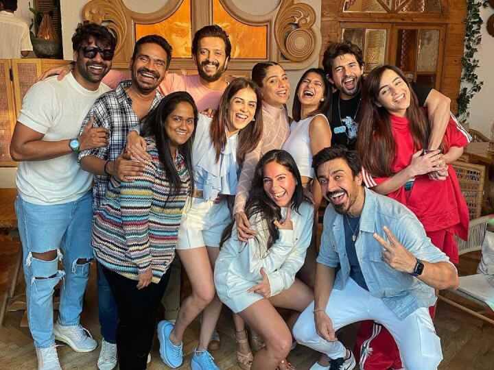 Bollywood Actor Riteish Deshmukh birthday party inside pics see Ashish chowdhry bromance moment Riteish Deshmukh Birthday: 'अगर मैं औरत होता तो तुमसे ही शादी करता'- रितेश देशमुख के प्यार में दीवाना है ये नामी टीवी एक्टर