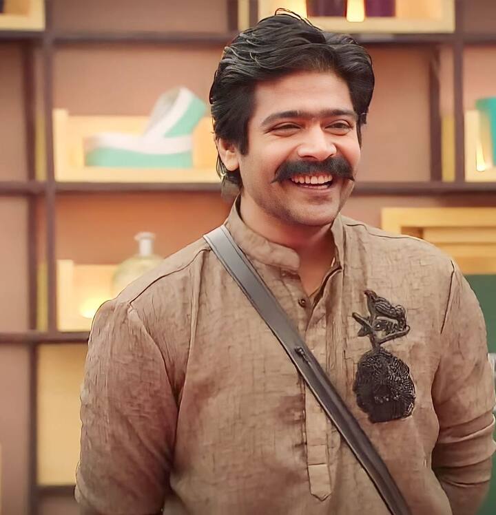 నామినేషన్లలో కూడా ఉన్నది ఉన్నట్టు కుండబద్దలు కొట్టేలా మాట్లాడేవాడు. రేవంత్‌కు దాదాపు ఇంట్లో ఉన్న అందరితో ఫైట్ అయింది.  -Image Credit: Star Maa/Instagram