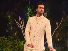 Vicky Kaushal ने रैंप वॉक के दौरान किया कमाल का डांस, वीडियो देख आप भी झूम उठेंगे