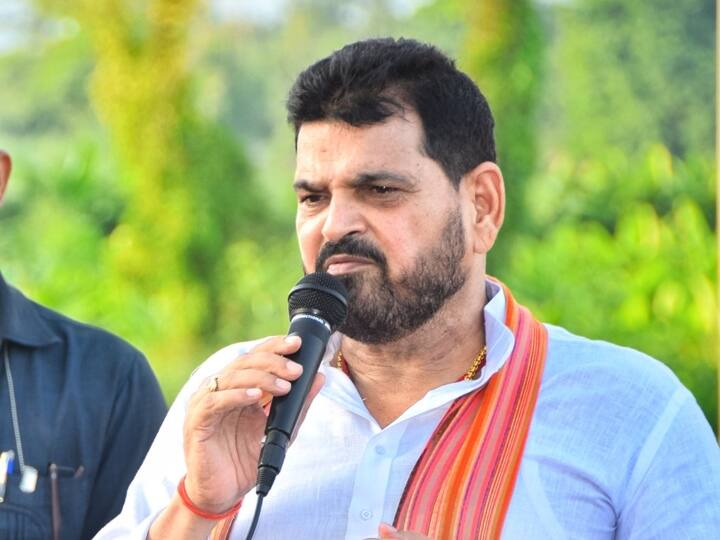 बीजेपी सांसद बृजभूषण का विवाद, राहुल गांधी और बिलावल भुट्टो को एक जैसा बताया गया है