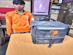 Crime: ஸ்விகி, சோமோட்டோ ஊழியர் போல கெட்டப்; போதைப்பொருளை டோர் டெலிவரி செய்த நபர் கைது..!