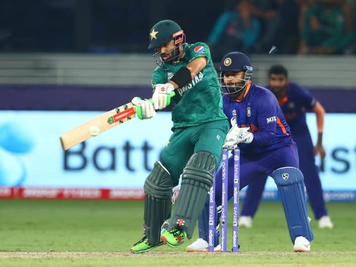 Shopkeepers in Pakistan refused to take money from me after 2021 T20 WC win over India: Mohammad Rizwan पाक बल्लेबाज़ मोहम्मद रिज़वान का बड़ा खुलासा, बताया- वर्ल्ड कप में भारत से जीत के बाद दुकानदार नहीं लेते पैसे