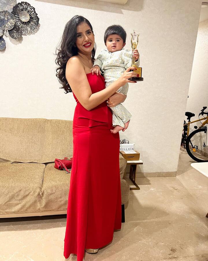 साल 2021 में चारु असोपा और राजीव सेन एक बेटी के माता-पिता बने, जिसका नाम जियाना सेन (Ziana Sen) है. बेटी के जन्म के बाद से चारु और राजीव के बीच रिश्ते ठीक नहीं हैं.