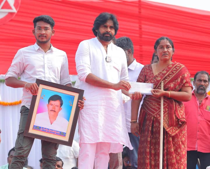 కౌలు రైతుల సంక్షేమం కోసం కట్టుబడి ఉంటానని పవన్ హామీ