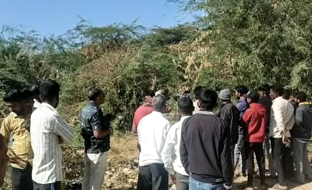 DEAD Body of youth found near Banas river bridge in Amirgadh Banaskantha: અમીરગઢમાં ઝાડીમાંથી મળી આવી યુવકની લાશ, હત્યા કે આત્મહત્યા અંગે રહસ્ય ઘેરાયું