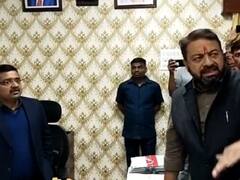 राजस्थान: कलेक्टर के केबिन में भीड़ लेकर पहुंचे कांग्रेस विधायक, ASI ने रोका तो करवाया सस्पेंड