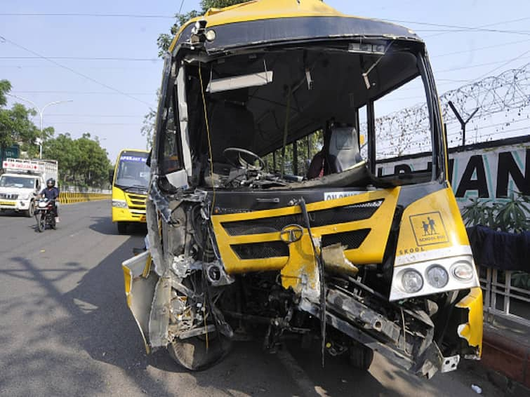 Uttar Pradesh Schoolbus Runs Over Cyclist And Falls In Pit, Several Students Injured Uttar Pradesh: Schoolbus Runs Over Cyclist And Falls In Pit, Several Students Injured