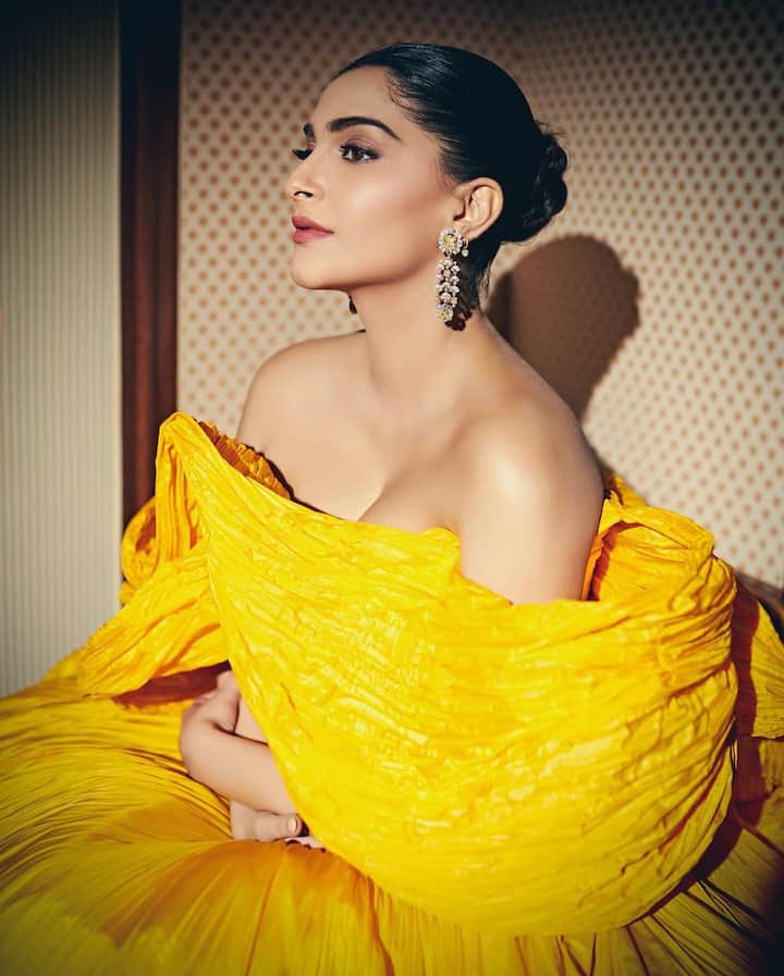 ज्येष्ठ अभिनेते अनिल कपूरची प्रिय मुलगी आणि अभिनेत्री सोनम कपूर गेल्या काही दिवसांपासून काही प्रोजेक्टमध्ये दिसत आहे.(फोटो सौजन्य :sonamkapoor/इंस्टाग्राम)
