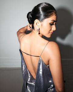 Mrunal Thakur: விண்ணோடு மின்னாத விண்மீன் எது...சீதாராமம் நடிகையின் லேட்டஸ்ட் கிளிக்ஸ் !