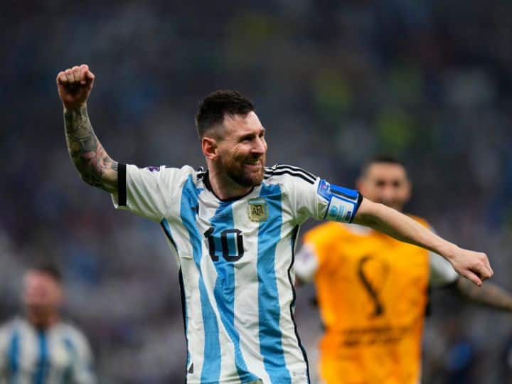 आणि संपूर्ण कारकिर्द फिफा विश्वचषकाची वाट पाहिलेल्या मेस्सीनं अखेर आपलं आणि देशाचं स्वप्न पूर्ण करत फिफा वर्ल्ड कप उंचावला.