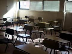 Andhra Pradesh : பள்ளி வளாகத்தில் பெண் ஊழியருடன் தலைமை ஆசிரியர் உல்லாசம்! மாணவர்கள் அதிர்ச்சி!