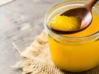 Skin Care Tips : साजूक तूप म्हणजे सौंदर्याचा खजिना! सुंदर आणि तजेलदार त्वचेसाठी 'असा' वापर करा