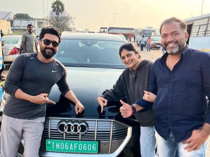 Sudha Kongara New Car: சூர்யாவும், ஜிவி பிரகாஷும்.. ஆடி கார் வாங்கிய சூரரைப்போற்று இயக்குநர்.. நண்பர்களுடன் ஒரு ட்ரைவ்