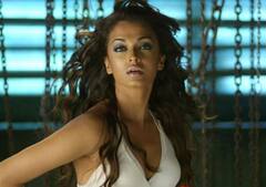 इस फिल्म में ऐश्वर्या का Kissing सीन देख गुस्से से तिलमिला गई थी बच्चन फैमिली, तब ऐश ने यूं दिया था जवाब