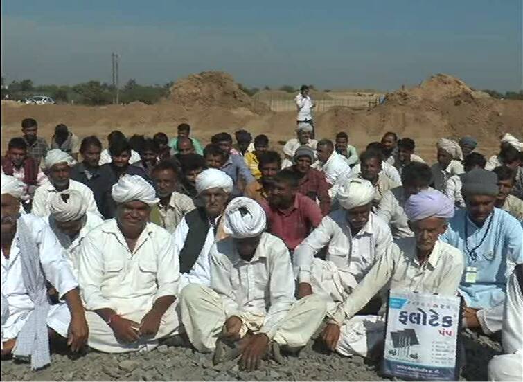 Farmers protested Bharatmala project in Banaskantha Banaskantha: બનાસકાંઠામાં ભારતમાલા પ્રોજેકટનો ખેડૂતોએ કર્યો વિરોધ, જાણો શું કરી માગ