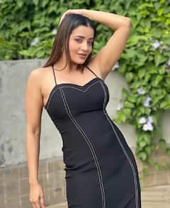 ਮੋਨਾਲੀਸਾ ਦੀਆਂ ਗੁਲਾਬੀ ਅੱਖਾਂ 'ਨੇ ਜਿੱਤਿਆ ਪ੍ਰਸ਼ੰਸਕਾ ਦਾ ਦਿਲ, ਡੀਪ ਨੇਕ ਆਊਟਫਿੱਟ ਦੇਖ ਕੇ ਪ੍ਰਸ਼ੰਸਕਾਂ ਨੇ ਕਿਹਾ- ਪਟਾਕਾ