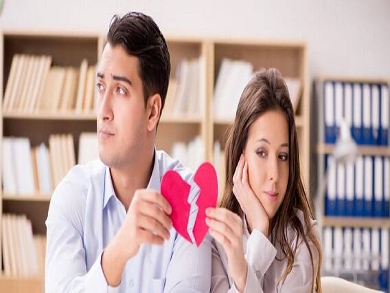 5 Bad Habits That Could Ruin Your Marriage Relationship Tips: પતિ-પત્નીના સંબંધોને કમજોર બનાવે છે આ બાબતો, આટલું રાખો ધ્યાન