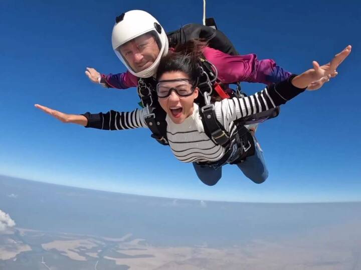 actress mehreen pirzada sky diving in Abu Dhabi video Mehreen Pirzada Sky Diving: ఓ మై గాడ్, విమానం నుంచి అలా దూకేశావేంటి మెహ్రీన్ - హనీ ఈజ్ బ్రేవ్