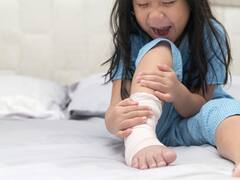 कहीं आपका बच्चा भी जुवेनाइल ऑस्टियोपोरोसिस से पीड़ित नहीं है...जानिए इसके लक्षण और बचाव के उपाय